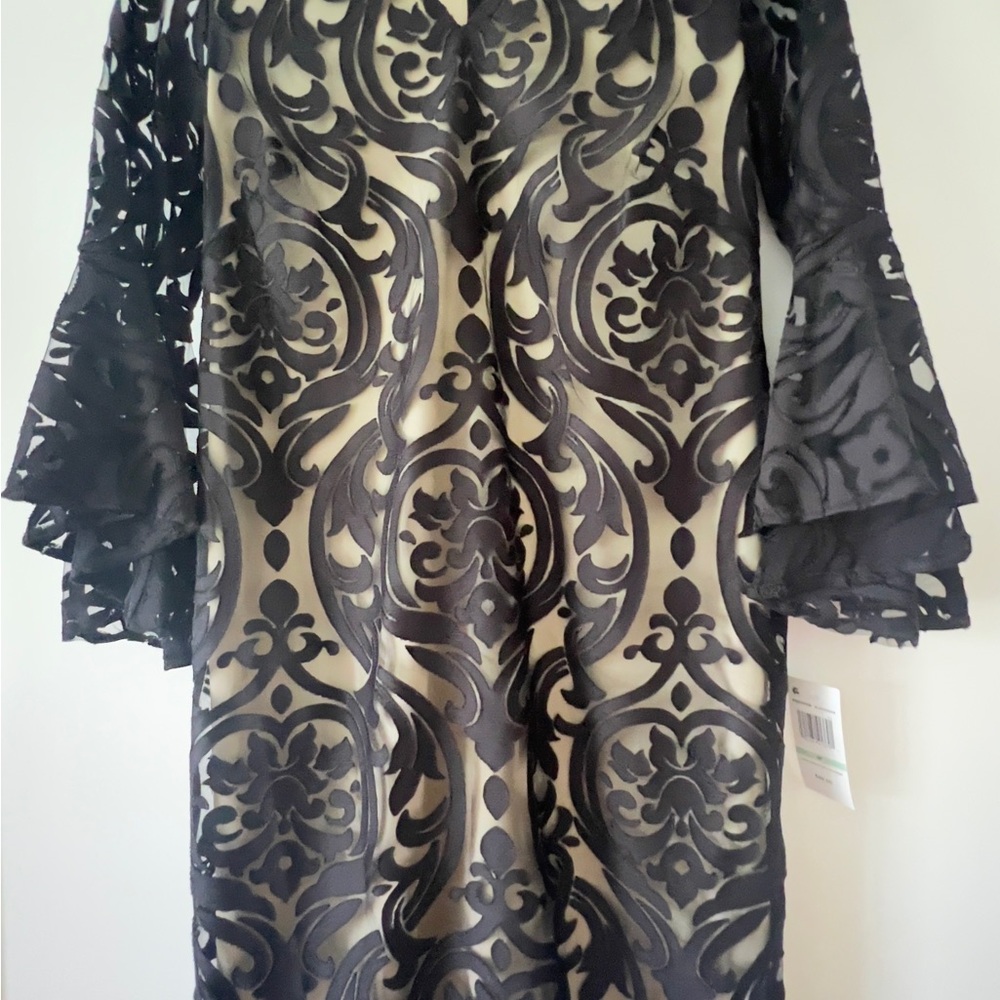 MSK Petites V Neck Burnout Bell Sleeve Dress ~ Black and Cream ~ size 8P